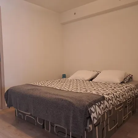 Jana * 布拉迪斯拉发